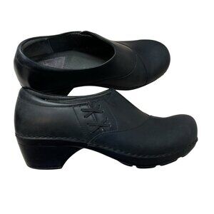 DANSKO Stacie Black Oiled Leather Clogs Slip On Work Shoes Size 39 US 8.5-9